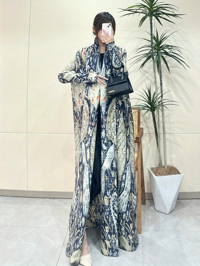 Exclusive Summer New Collection for Eid Al-Fitr 2025, Featuring a Pleated Miyake-Style Coat Cape with Prints, High Elasticity, Ultra-Long Middle Eastern Style Abaya Robe, Suitable for All Seasons. This Versatile Women'S Long-