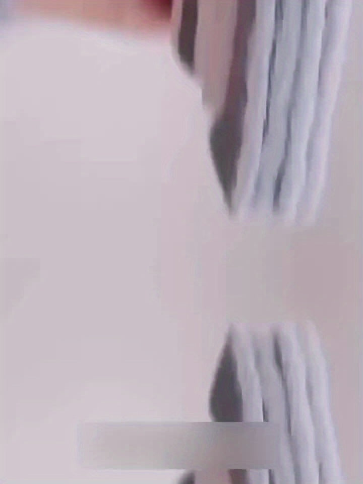 A Versatile Handheld Cleaning Brush Suitable for Windows And Kitchens - Features Easy-To-Use Grooves And Crevice Tools, a Reusable Essential for Dusting at Home, Perfect As a Holiday Gift.