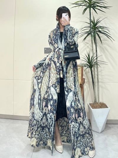 Exclusive Summer New Collection for Eid Al-Fitr 2025, Featuring a Pleated Miyake-Style Coat Cape with Prints, High Elasticity, Ultra-Long Middle Eastern Style Abaya Robe, Suitable for All Seasons. This Versatile Women'S Long-