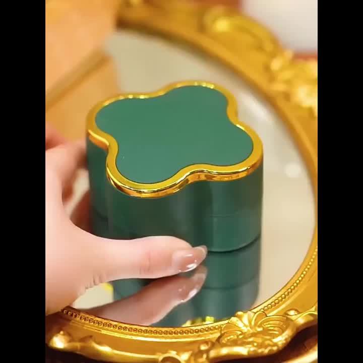 Elegant Green Charm Bamboo Pendant Necklace for Women - Golden-Tone Alloy Chain with Resin Detailing, Fashionable Collarbone Jewelry, Fashion Accessory | Elegant Jewelry | Decorative Beads