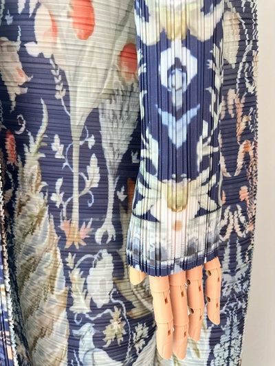 Exclusive Summer New Collection for Eid Al-Fitr 2025, Featuring a Pleated Miyake-Style Coat Cape with Prints, High Elasticity, Ultra-Long Middle Eastern Style Abaya Robe, Suitable for All Seasons. This Versatile Women'S Long-