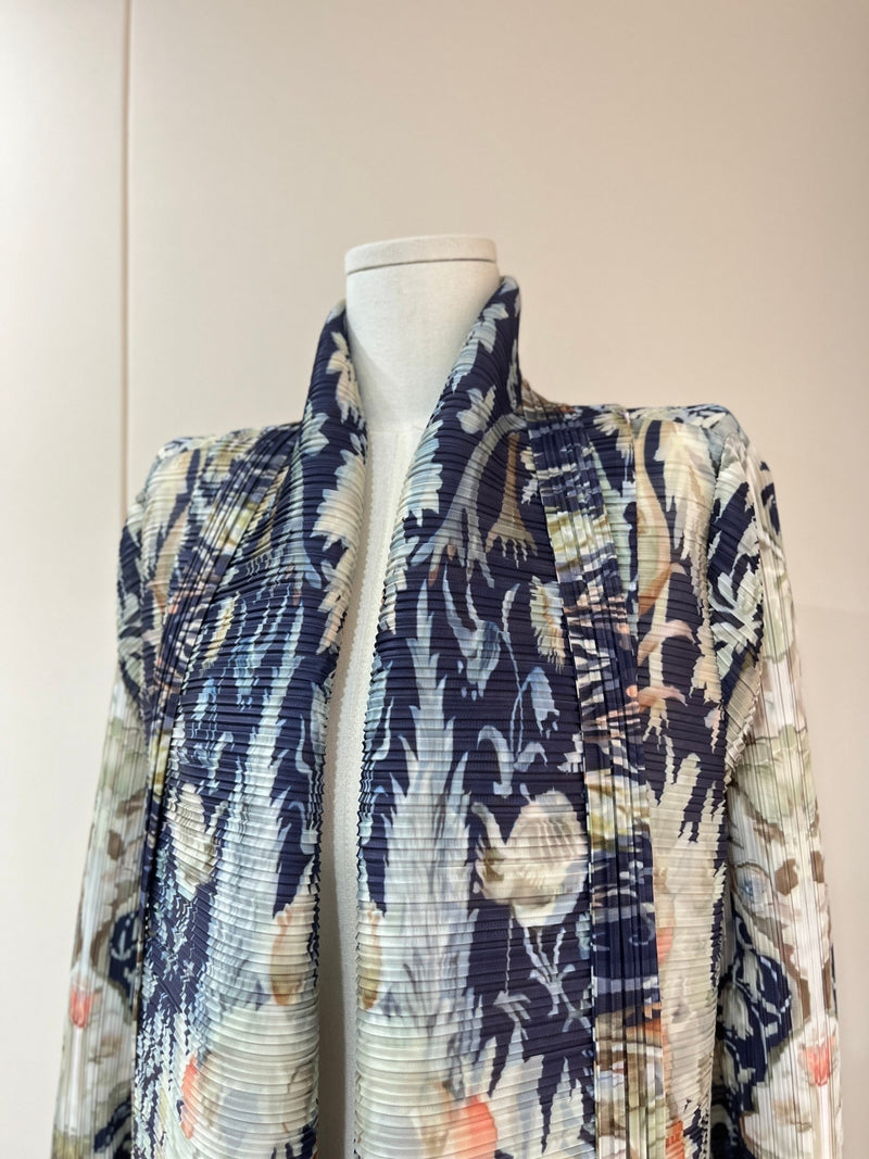 Exclusive Summer New Collection for Eid Al-Fitr 2025, Featuring a Pleated Miyake-Style Coat Cape with Prints, High Elasticity, Ultra-Long Middle Eastern Style Abaya Robe, Suitable for All Seasons. This Versatile Women&