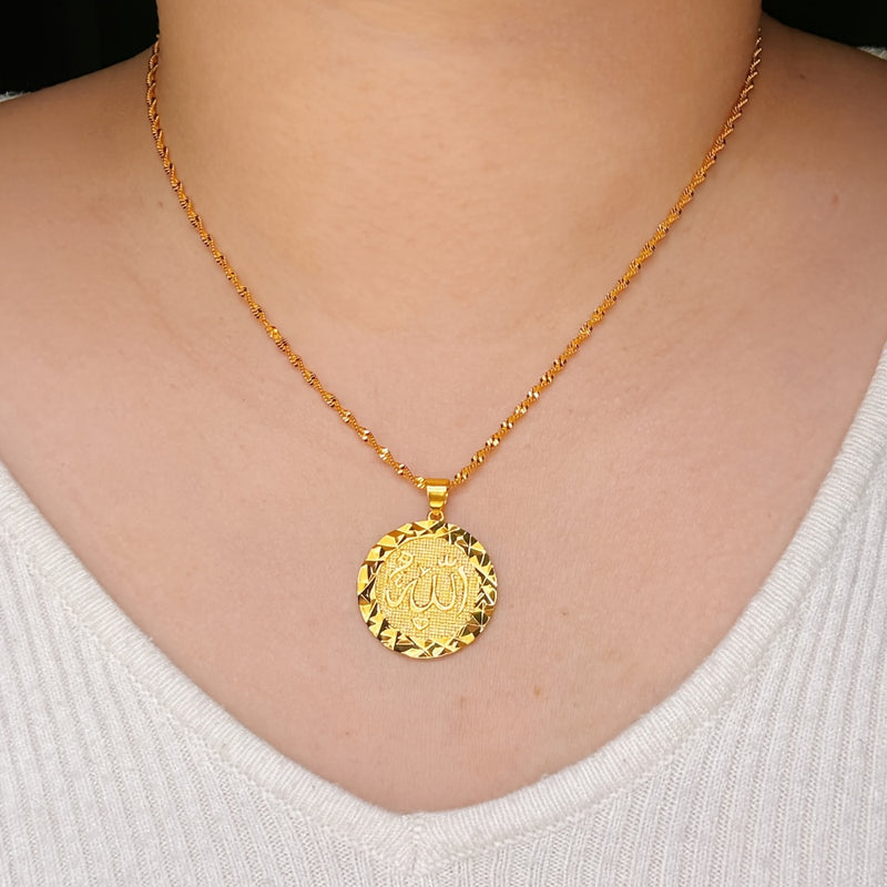 Golden retro Muslim style pendant necklace for women, fashionable jewelry.