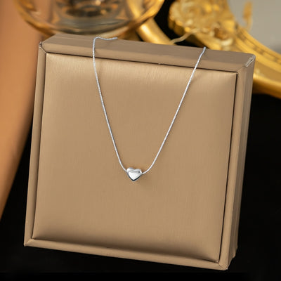 A 304 Stainless Steel Pendant Necklace With A Sweet Style, Casting Process, Delicate And Small Brushed Small Peach Heart Shape, Specially Designed For Women, Small And Extraordinary Love Treasures, Suitable For Young Ladies T