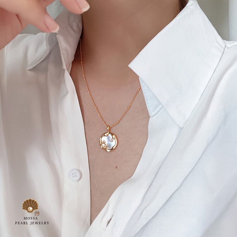 Elegant Freshwater Pearls Rose Necklace for Teenager - Bohemian Style, Perfect Gift for Mom, Best Friend, or Girlfriend, Includes Gift Box, Ideal for Parties, Music Festivals, and Special Occasions, Festive Gift Item|Bohemian