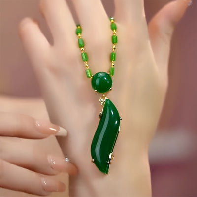 Elegant Green Charm Bamboo Pendant Necklace for Women - Golden-Tone Alloy Chain with Resin Detailing, Fashionable Collarbone Jewelry, Fashion Accessory | Elegant Jewelry | Decorative Beads