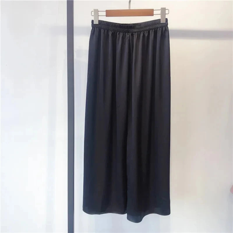 بيردسكي، قطعة واحدة من بنطلونات كابري واسعة الساق، مصنوعة من حرير التوت الطبيعي ١٠٠٪، مقاس إضافي، وخصر مرتفع. مقاس S-39