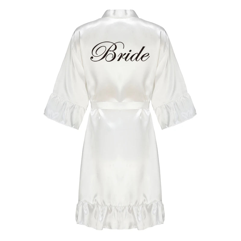 رداء زفاف العروس ووصيفة العروس للنساء هدايا حفلات الزفاف فستان الفريق ثوب حرير ساتان ملابس نوم كيمونو مع كشكشة حرف أبيض