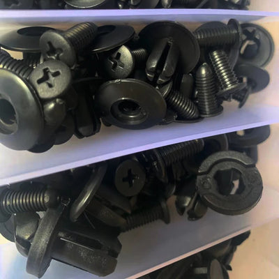 مشبك تثبيت تلقائي لهيكل السيارة المختلط ودبوس تثبيت الدفع ودبوس البرشام ودبوس المصد ولوحة زخرفة الباب ومجموعة مثبتات السيارة في صندوق أو كيس للتعبئة