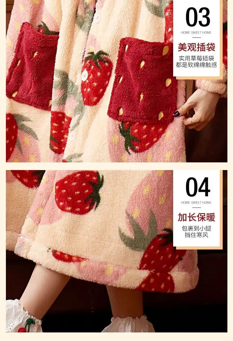 بيجامات شتوية للنساء، رداء طويل بغطاء للرأس برسومات كرتونية على شكل فراولة، ملابس منزلية لطيفة، ملابس نوم كاواي فلانل، رداء حمام دافئ ومريح