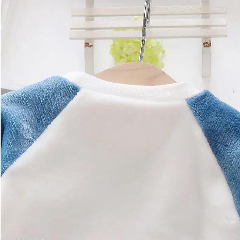 طقم بيجامات للأولاد من الصوف المرجاني بالإضافة إلى ملابس منزلية مخملية سميكة من الفلانيل للأطفال بدلة نوم شتوية دافئة مكونة من قطعتين بدلة بناتي