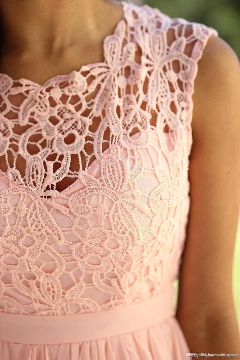 فساتين وصيفات العروس الكلاسيكية الوردية الأنيقة من الدانتيل والشيفون على شكل حرف A وظهر وهمي ماكسي رسمي لحفلات الزفاف والسهرة الرسمية