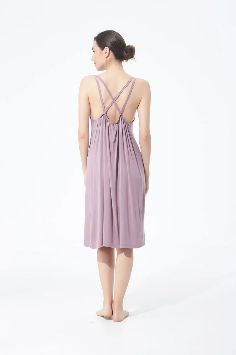 تنورة نسائية كاجوال أنيقة مثيرة مفتوحة الظهر كبيرة الحجم ذات قاعدة خلفية جميلة تنورة منزلية فضفاضة متقاطعة بأكمام طويلة