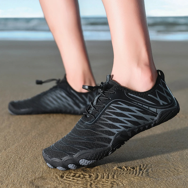 حذاء رياضي Oiaano واسع الأصابع للرجال حافي القدمين باللون الأسود للنساء حذاء رياضي للجنسين حذاء مائي للرجال مناسب للشاطئ بنعل ناعم وخفيف الوزن يسمح بمرور الهواء