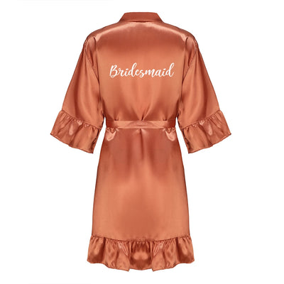 رداء زفاف العروس ووصيفة العروس للنساء هدايا حفلات الزفاف فستان الفريق ثوب حرير ساتان ملابس نوم كيمونو مع كشكشة حرف أبيض