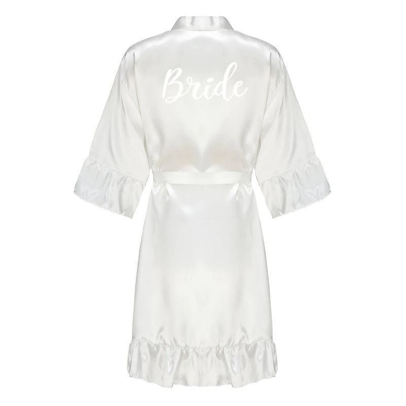 رداء زفاف العروس ووصيفة العروس للنساء هدايا حفلات الزفاف فستان الفريق ثوب حرير ساتان ملابس نوم كيمونو مع كشكشة حرف أبيض