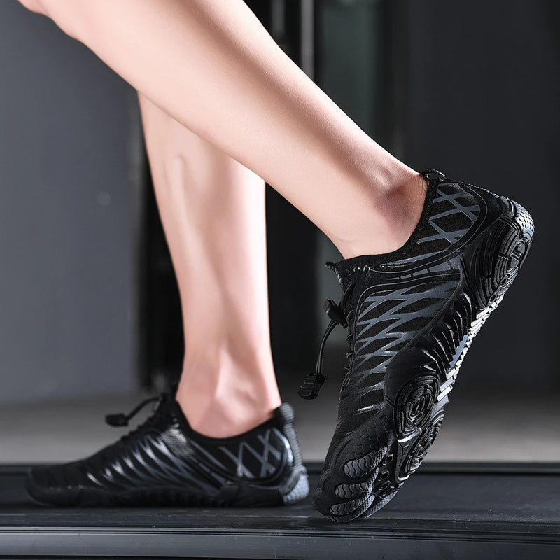 حذاء رياضي Oiaano واسع الأصابع للرجال حافي القدمين باللون الأسود للنساء حذاء رياضي للجنسين حذاء مائي للرجال مناسب للشاطئ بنعل ناعم وخفيف الوزن يسمح بمرور الهواء