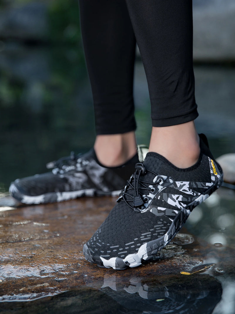 حذاء Oiaano للجنسين للرجال والنساء، مضاد للانزلاق، متين، أسود اللون، مقاوم للماء، نعل ناعم، خفيف الوزن، قابل للتنفس، رياضي للمشي والجري في الهواء الطلق