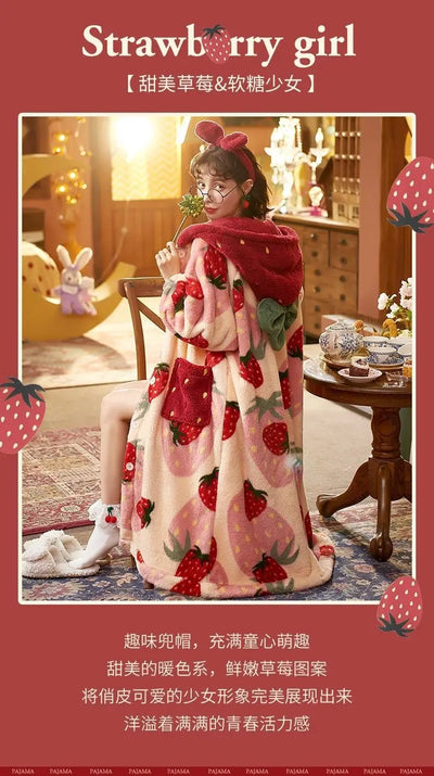 بيجامات شتوية للنساء، رداء طويل بغطاء للرأس برسومات كرتونية على شكل فراولة، ملابس منزلية لطيفة، ملابس نوم كاواي فلانل، رداء حمام دافئ ومريح