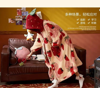 بيجامات شتوية للنساء، رداء طويل بغطاء للرأس برسومات كرتونية على شكل فراولة، ملابس منزلية لطيفة، ملابس نوم كاواي فلانل، رداء حمام دافئ ومريح