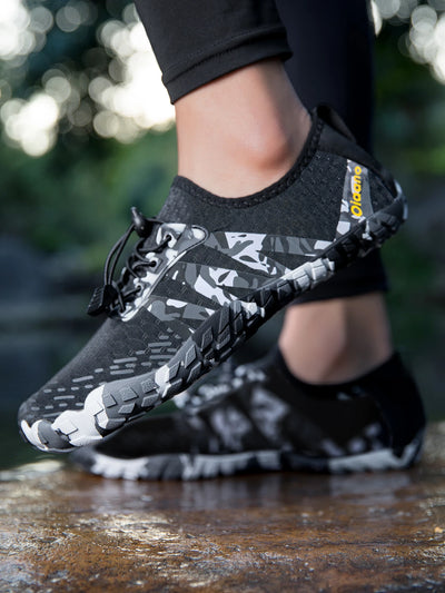 حذاء Oiaano للجنسين للرجال والنساء، مضاد للانزلاق، متين، أسود اللون، مقاوم للماء، نعل ناعم، خفيف الوزن، قابل للتنفس، رياضي للمشي والجري في الهواء الطلق