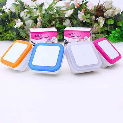 إضاءة ليلية لاسلكية LED مزودة بمستشعر إضاءة ليلية صغيرة بمقبس الاتحاد الأوروبي/الولايات المتحدة لإضاءة ديكور غرفة الأطفال وغرفة النوم وغرفة المعيشة