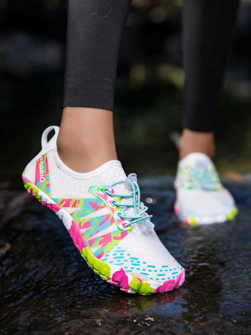 حذاء Oiaano للجنسين للرجال والنساء، مضاد للانزلاق، متين، أسود اللون، مقاوم للماء، نعل ناعم، خفيف الوزن، قابل للتنفس، رياضي للمشي والجري في الهواء الطلق