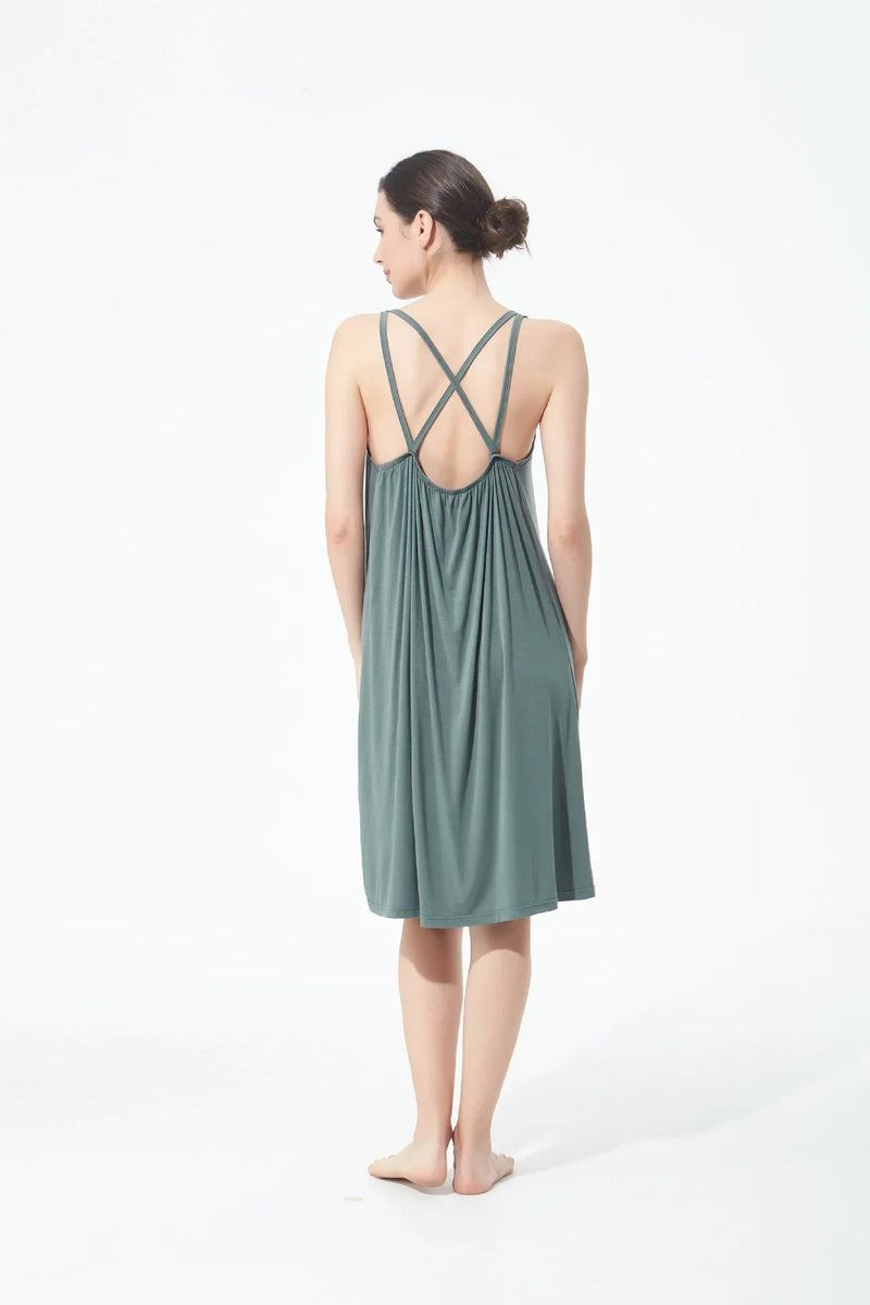 تنورة نسائية كاجوال أنيقة مثيرة مفتوحة الظهر كبيرة الحجم ذات قاعدة خلفية جميلة تنورة منزلية فضفاضة متقاطعة بأكمام طويلة