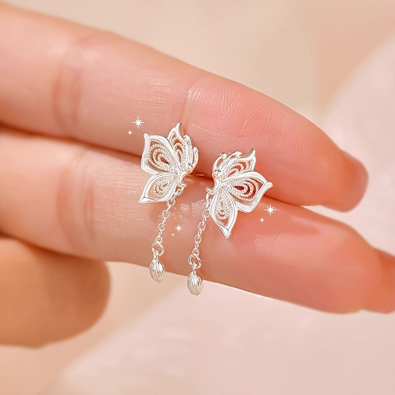 Pair of Elegant, Romantic Hollow Butterfly Tassel Earrings, Exquisite Craftsmanship, Quality Choice, Essential for Special Occasions and Dates, Adds a Touch of Elegance to Daily Wear, Perfect Gift for Valentine&