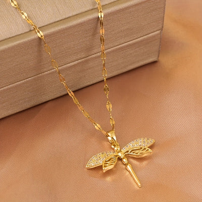 Women'S Elegant Dragonfly Pendant Necklace with Synthetic Zirconia - 18K Golden Plated Stainless Steel Chain, Interlocking Link Design, All-season Versatile Jewelry Gift For Her, Cute Necklace, Daily Wear Jewelry, Sophisticat