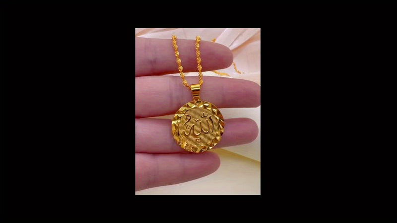 Golden retro Muslim style pendant necklace for women, fashionable jewelry.