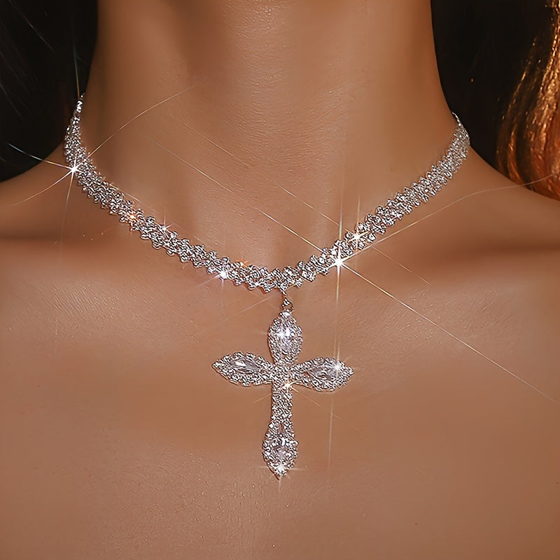 Luxury Sparkle Full Of Rhinestones Cross Pendant Necklace Silver Color Religious Neck Jewelry Gift