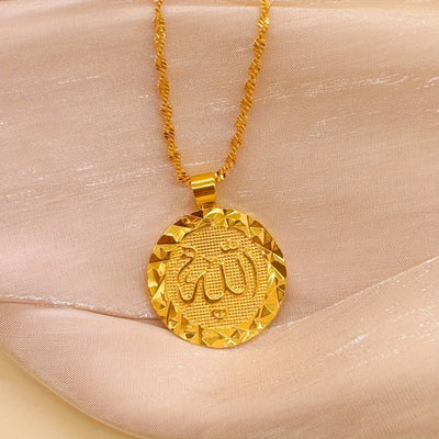 Golden retro Muslim style pendant necklace for women, fashionable jewelry.
